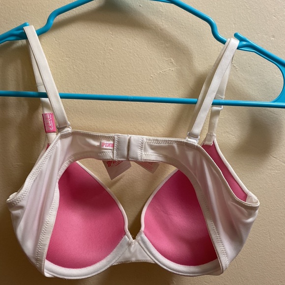 BNWT VS PINK Push up Bra - Picture 4 of 4